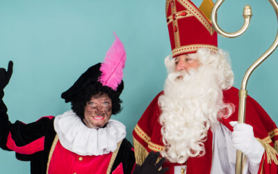 Verhuur Luxe en Traditionele Sinterklaaskleding en Pietenoutfits